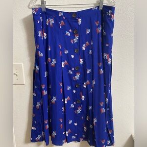NWT Banana Republic lined pleated skirt. Front buttons size 14